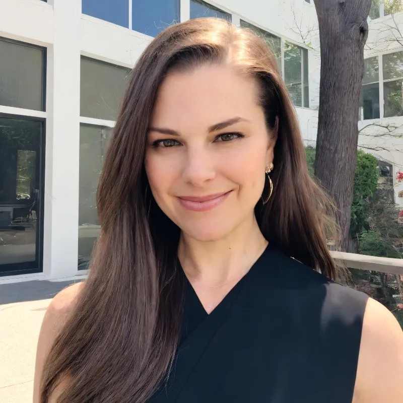 68cbf341608c113e71bba2e2_Laurie